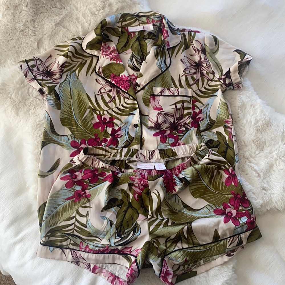 Beachy Tommy Bahama Pajamas 🏝